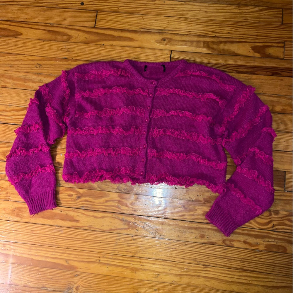 Vintage magenta sweater cropped oversize lace ruffles cardigan very fun
